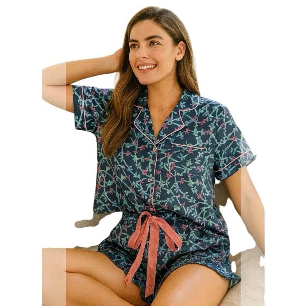 SIMPLY SOUTHERN RIBBON PJ SHORTS & BUTTON TOP SET. SIZE 2XL
BLUE AND PINK BOW